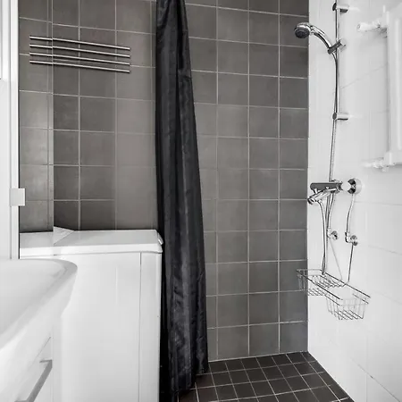 Wehost Spacious Studio Near Metro Kallio