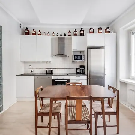 Wehost Spacious Studio Near Metro Kallio * Helsingfors