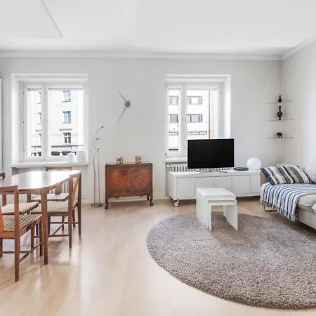 Wehost Spacious Studio Near Metro Kallio Lägenhet